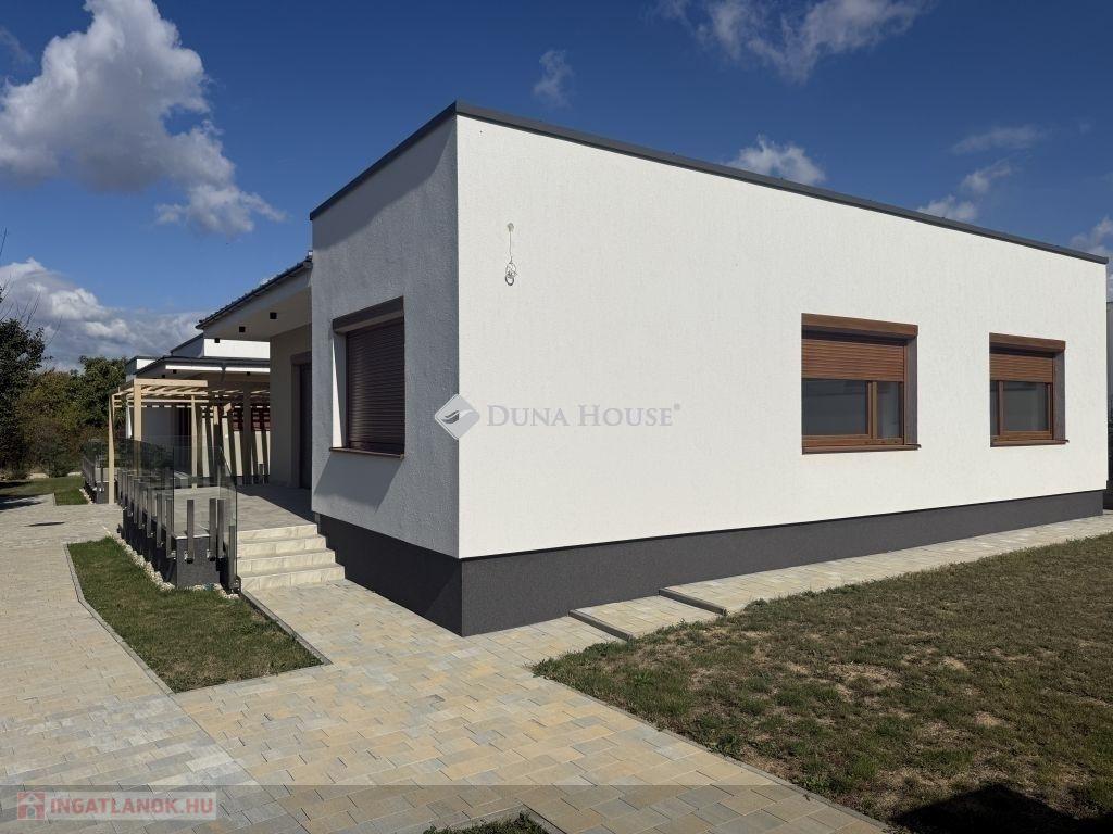 Eladó családi ház