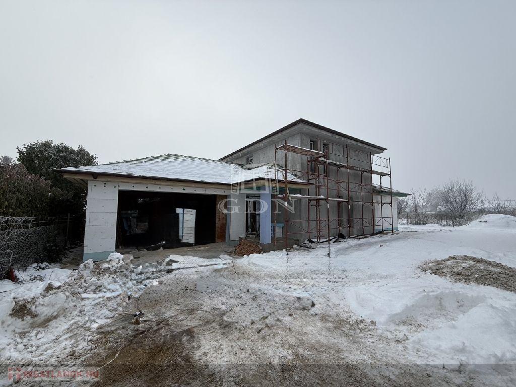 Eladó családi ház