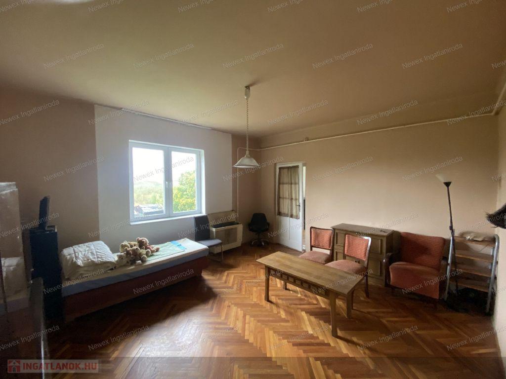 Eladó lakás